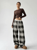 Spodnie Damskie | Szerokie Nogawki z Elastycznym Pasem w Kratę - Arkadya Outlet - Trousers