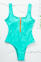 Strój kąpielowy damski jednoczęściowy z dekoltem V i zamkiem z przodu – regulowana głębokość dekoltu - Arkadya Outlet - Women Swimwear