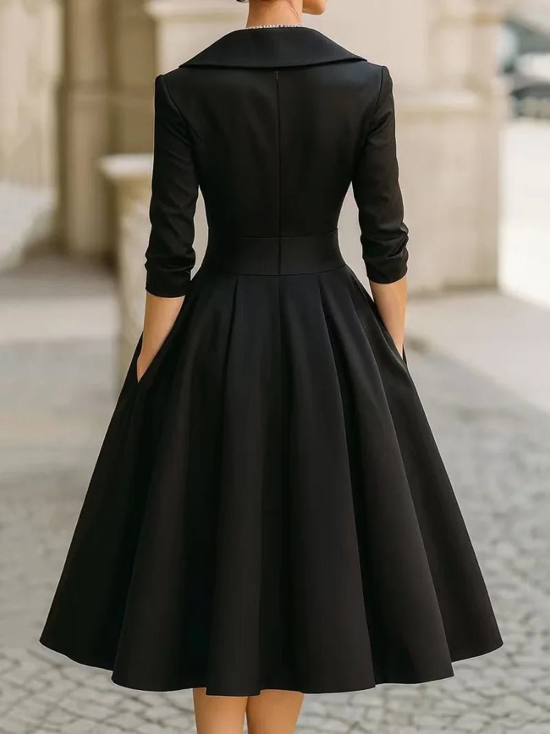 Sukienka A - line z kołnierzem i plisowaną talią - Arkadya Outlet - Women Midi Dress