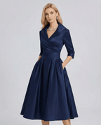Sukienka A - line z kołnierzem i plisowaną talią - Arkadya Outlet - Women Midi Dress
