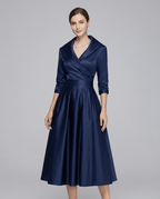 Sukienka A - line z kołnierzem i plisowaną talią - Arkadya Outlet - Women Midi Dress