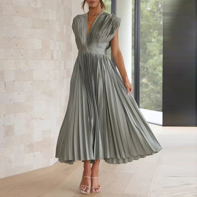 Sukienka Damska Maxi | Dekolt V z Plisowanym Dołem - Arkadya Outlet - Dresses