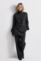 Sukienka Damska Mini | Oversizowy Fason z Golfem i Kieszeniami - Arkadya Outlet - Dresses