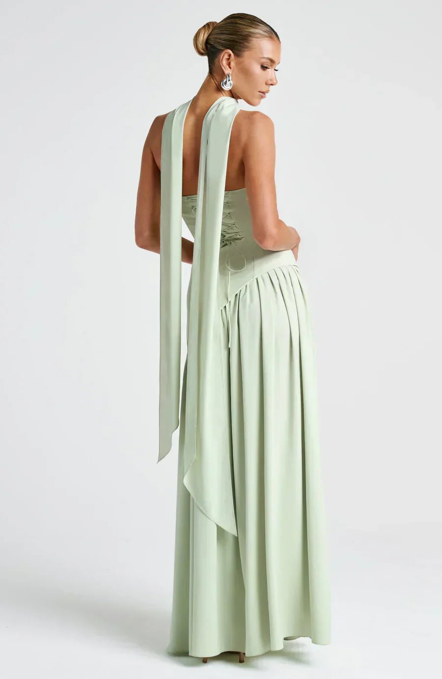 Sukienka maxi damska bez ramiączek – rozcięcie - Arkadya Outlet - Women Maxi Dress