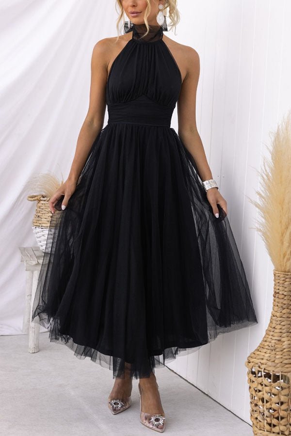 Sukienka maxi damska bez rękawów – dekolt halter - Arkadya Outlet - Women Maxi Dress