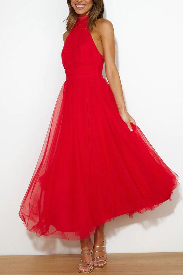 Sukienka maxi damska bez rękawów – dekolt halter - Arkadya Outlet - Women Maxi Dress