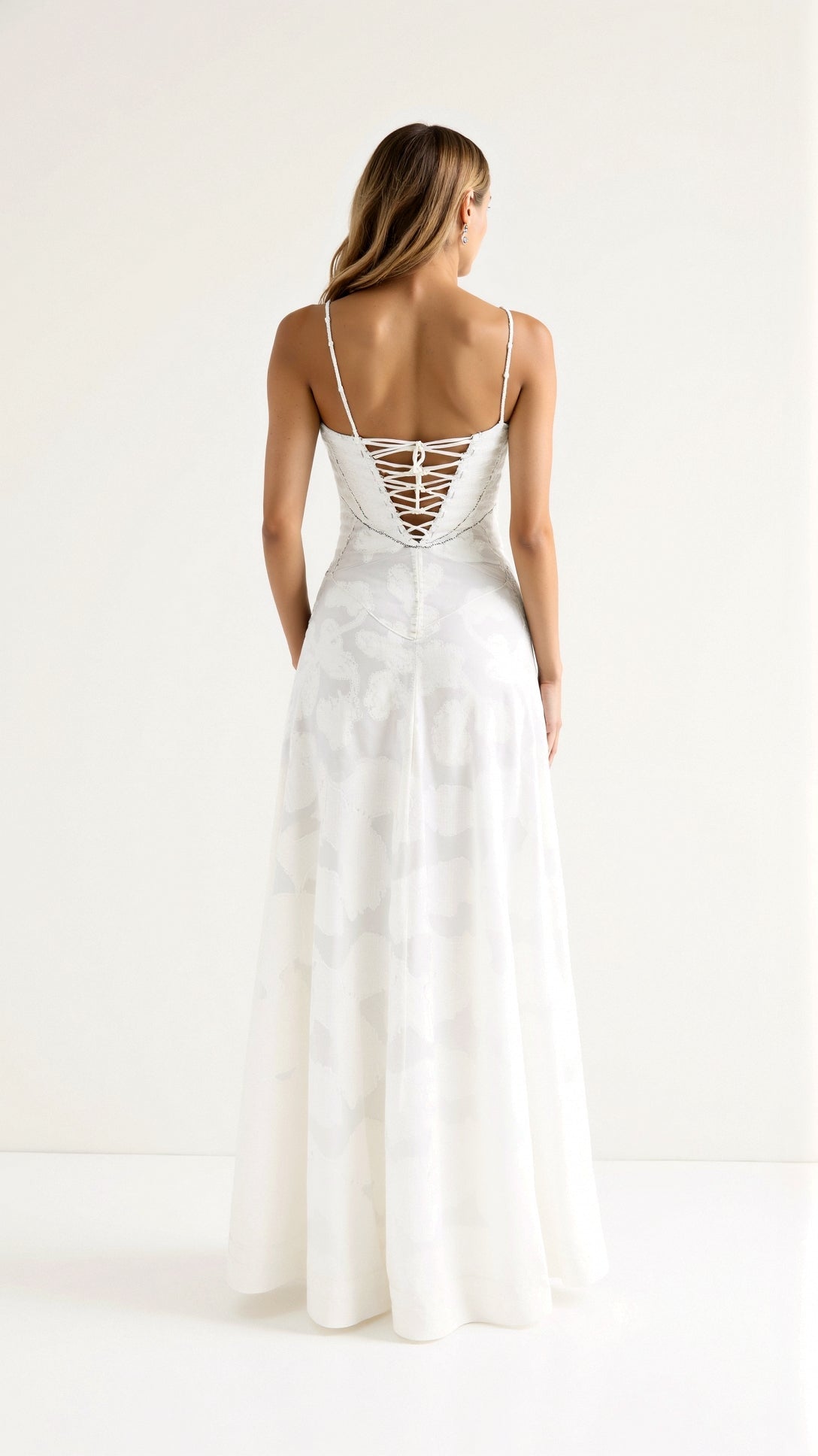 Sukienka maxi damska – cienkie ramiączka, gorsetowa góra - Arkadya Outlet - Women Maxi Dress