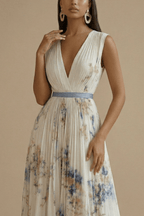 Sukienka maxi damska w kwiaty bez rękawów z dekoltem w serek – plisowana, kontrastowy pas w talii - Arkadya Outlet - Women Maxi Dress