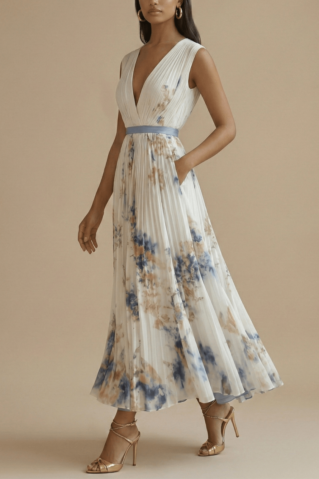 Sukienka maxi damska w kwiaty bez rękawów z dekoltem w serek – plisowana, kontrastowy pas w talii - Arkadya Outlet - Women Maxi Dress