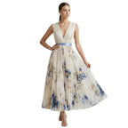 Sukienka maxi damska w kwiaty bez rękawów z dekoltem w serek – plisowana, kontrastowy pas w talii - Arkadya Outlet - Women Maxi Dress