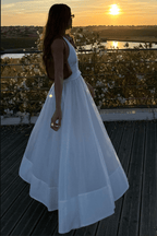 Sukienka maxi dopasowana z dekoltem V - Arkadya Outlet - Women Maxi Dress