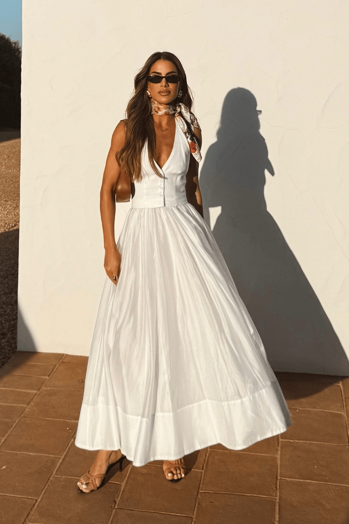Sukienka maxi dopasowana z dekoltem V - Arkadya Outlet - Women Maxi Dress