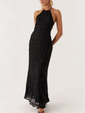 Sukienka maxi halter z warstwowymi plisami i koronką - Arkadya Outlet - Women Maxi Dress