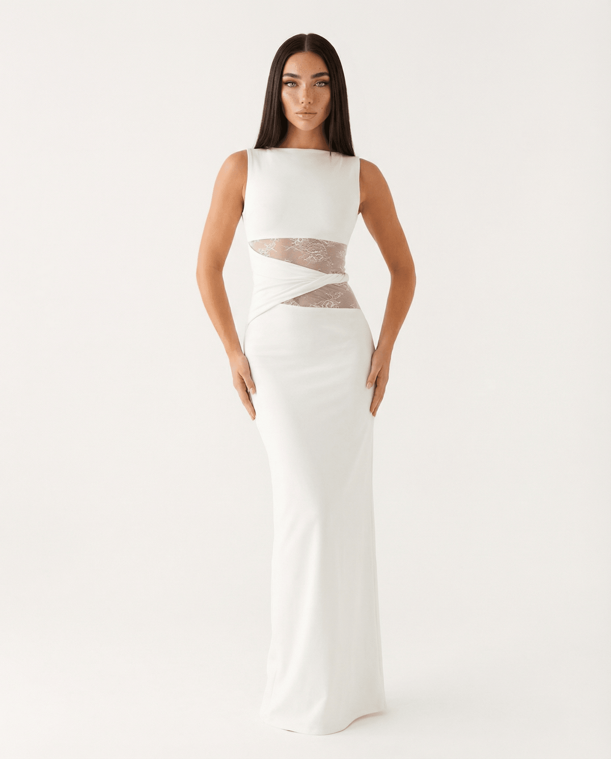Sukienka maxi koronkowa dopasowana - Arkadya Outlet - Women Maxi Dress