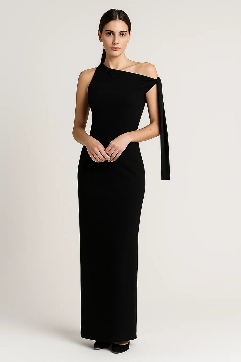 Sukienka maxi na jedno ramię dopasowana - Arkadya Outlet - Women Maxi Dress