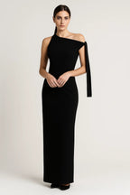 Sukienka maxi na jedno ramię dopasowana - Arkadya Outlet - Women Maxi Dress