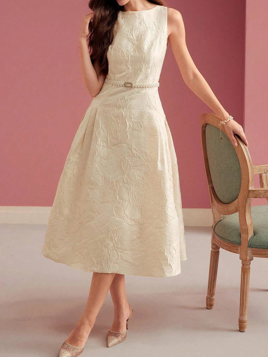 Sukienka midi A - line plisowana z dekoltem łódkowym - Arkadya Outlet - Women Midi Dress