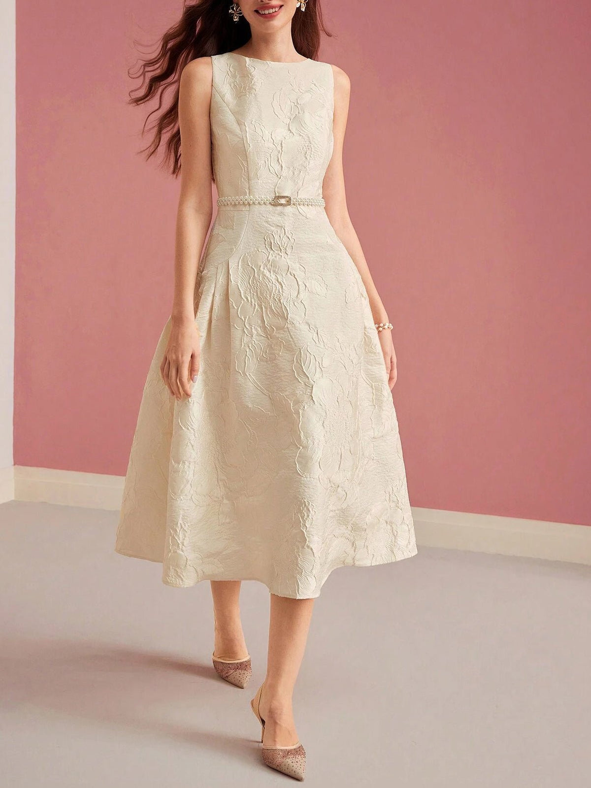 Sukienka midi A - line plisowana z dekoltem łódkowym - Arkadya Outlet - Women Midi Dress