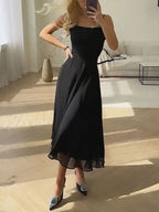 Sukienka midi A - line z kwadratowym dekoltem - Arkadya Outlet - Women Midi Dress