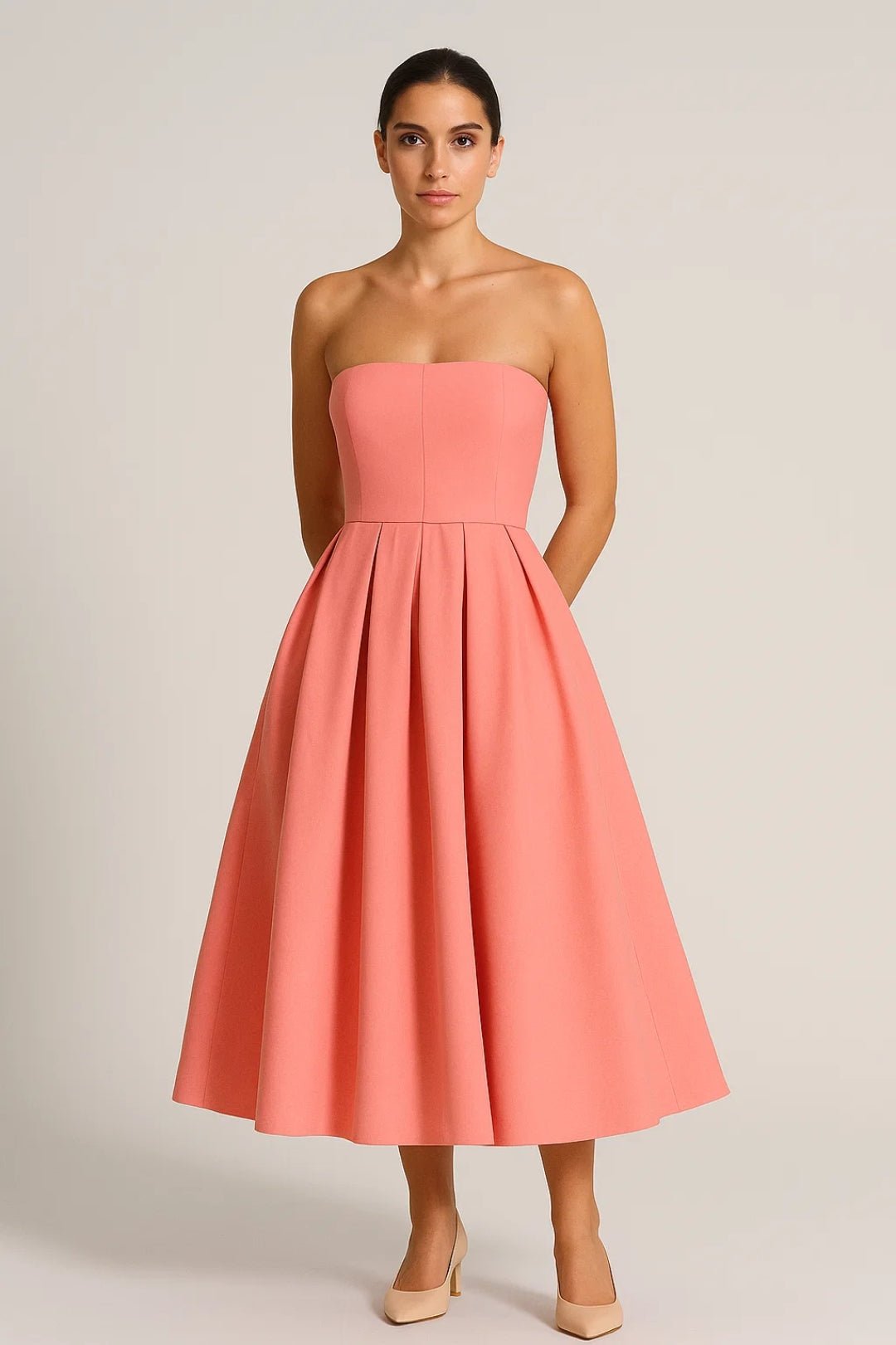 Sukienka midi bez ramiączek rozkloszowana - Arkadya Outlet - Women Midi Dress
