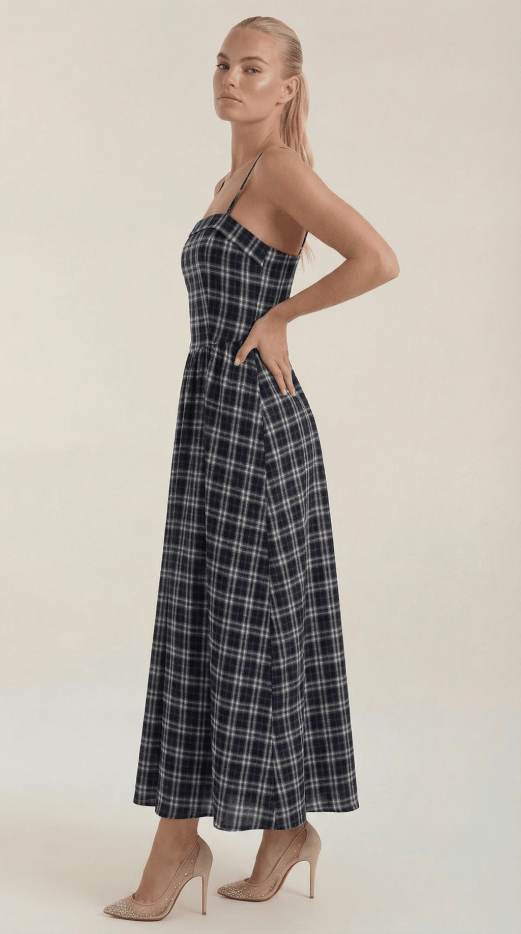 Sukienka midi bez rękawów – kwadratowy dekolt - Arkadya Outlet - Women Midi Dress