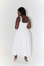 Sukienka midi damska bez rękawów z dekoltem w serek – regularny krój z plisowanym dołem - Arkadya Outlet - Women Midi Dress