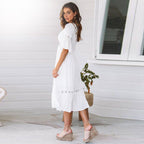 Sukienka midi damska z dekoltem w serek i krótkim rękawem – koronkowe wykończenie, elastyczna talia, warstwowa spódnica - Arkadya Outlet - Women Midi Dress