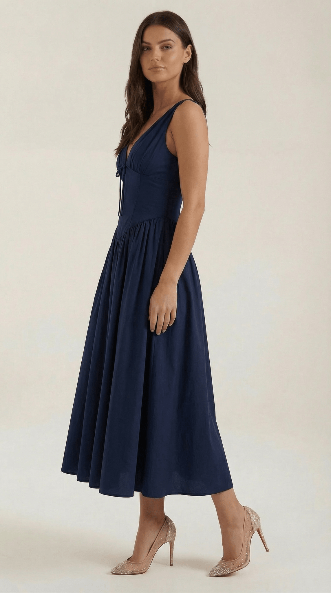 Sukienka midi dekolt V – dopasowana góra, marszczony dół - Arkadya Outlet - Women Midi Dress