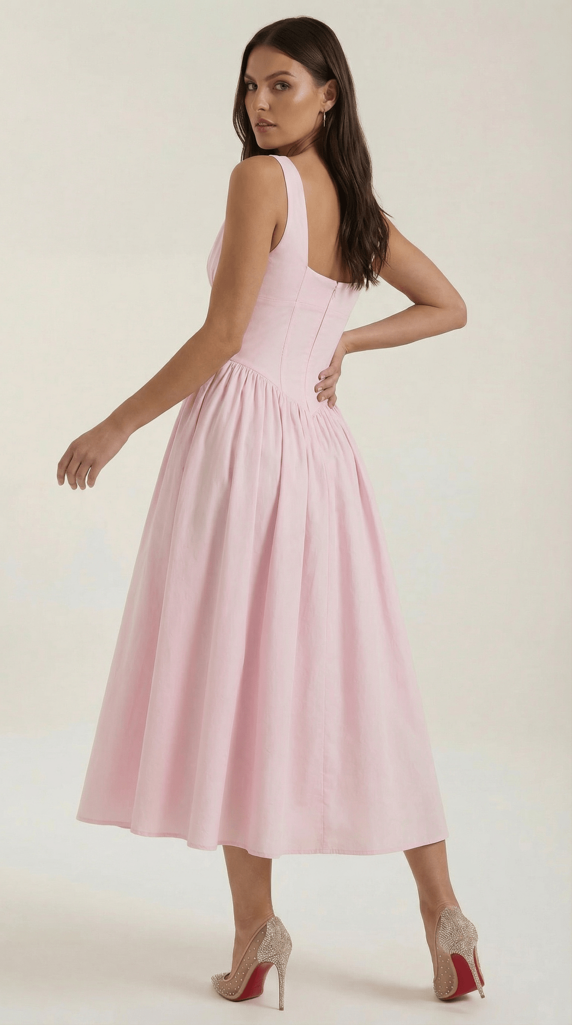 Sukienka midi dekolt V – dopasowana góra, marszczony dół - Arkadya Outlet - Women Midi Dress