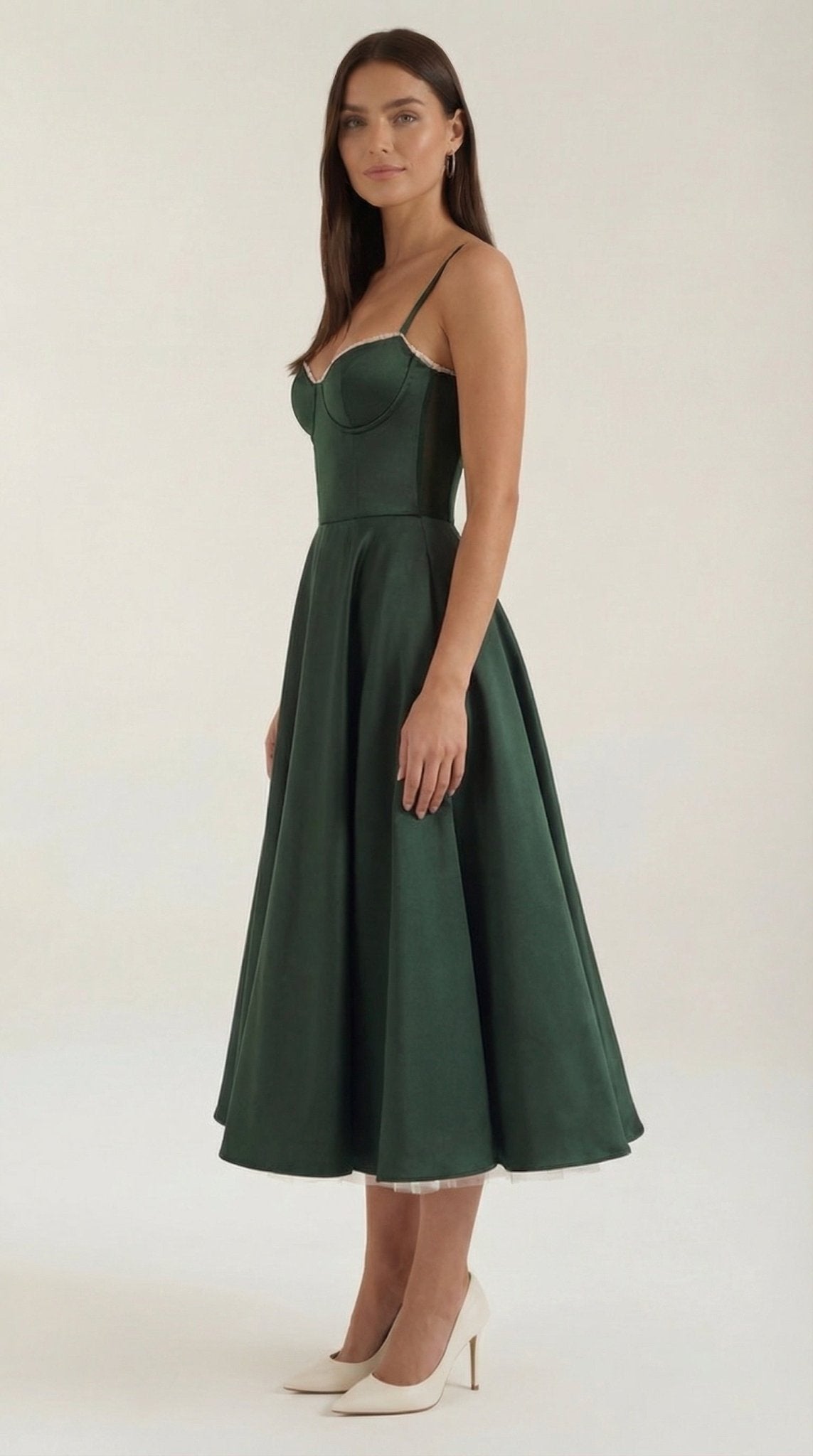 Sukienka midi dekolt w serce – cienkie ramiączka - Arkadya Outlet - Women Midi Dress