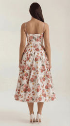 Sukienka midi dekolt w serce – cienkie ramiączka - Arkadya Outlet - Women Midi Dress