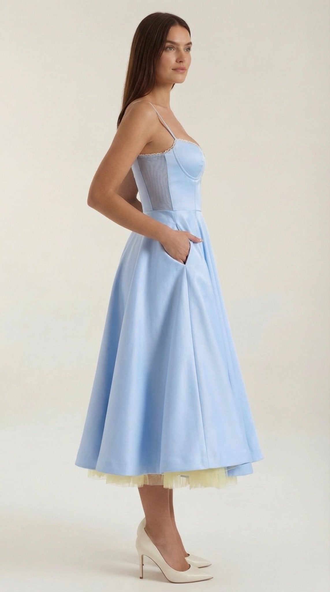 Sukienka midi dekolt w serce – cienkie ramiączka - Arkadya Outlet - Women Midi Dress