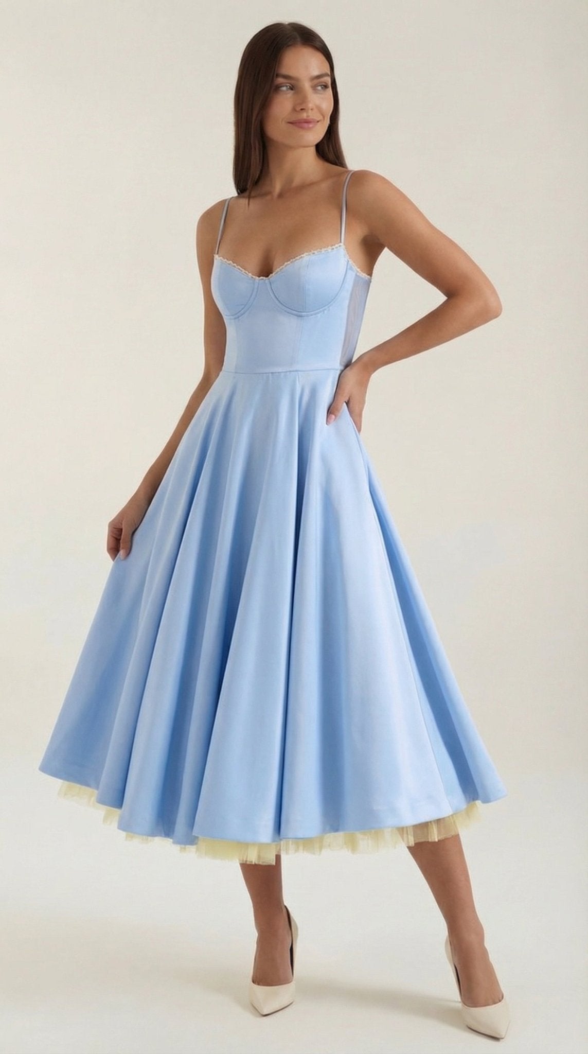 Sukienka midi dekolt w serce – cienkie ramiączka - Arkadya Outlet - Women Midi Dress