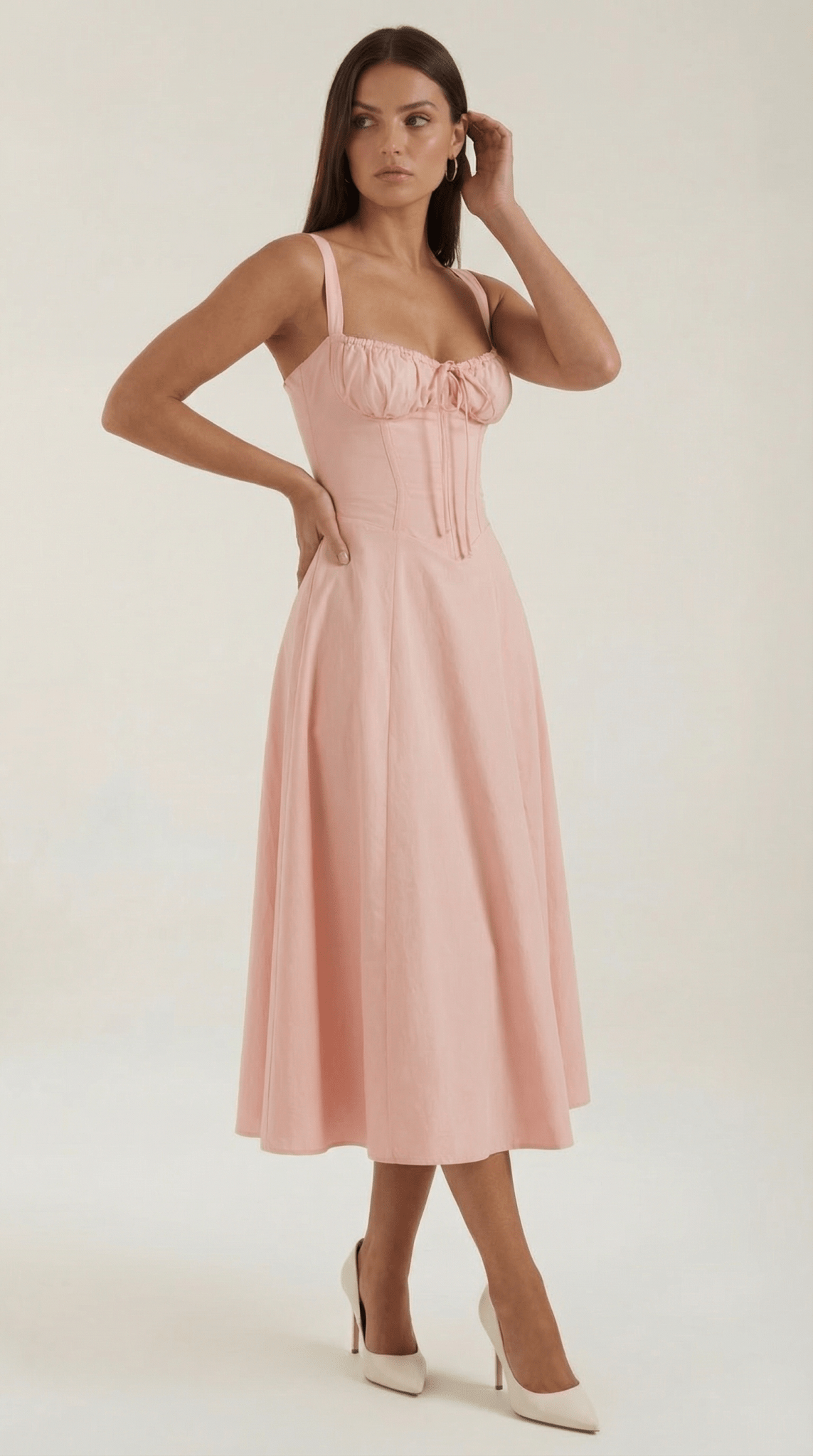 Sukienka midi dekolt w serce – krój A, wiązanie - Arkadya Outlet - Women Midi Dress