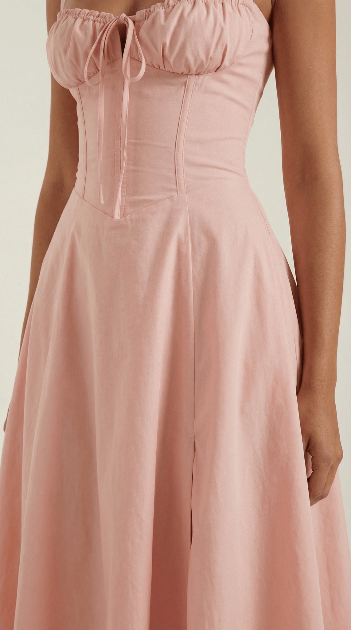 Sukienka midi dekolt w serce – krój A, wiązanie - Arkadya Outlet - Women Midi Dress