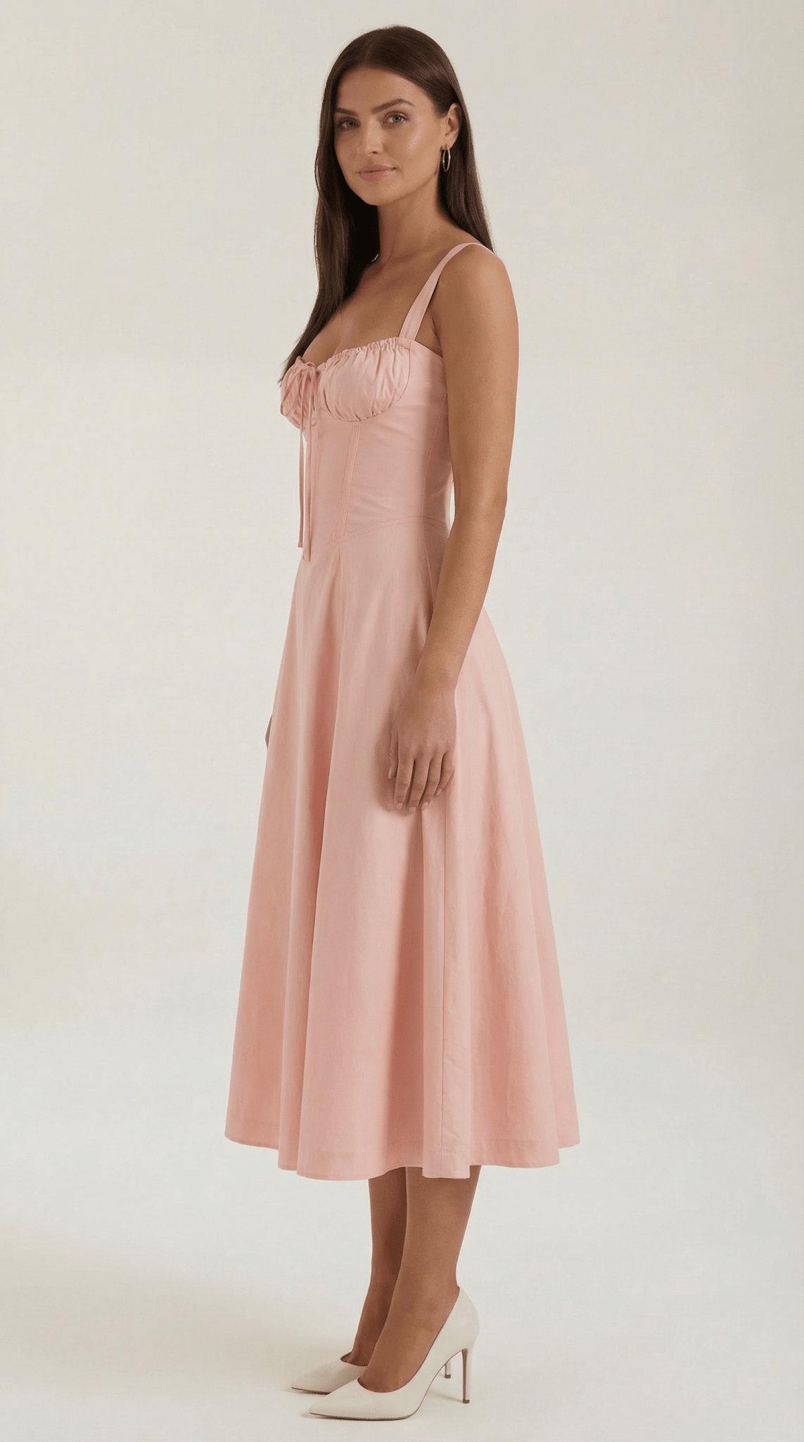 Sukienka midi dekolt w serce – krój A, wiązanie - Arkadya Outlet - Women Midi Dress