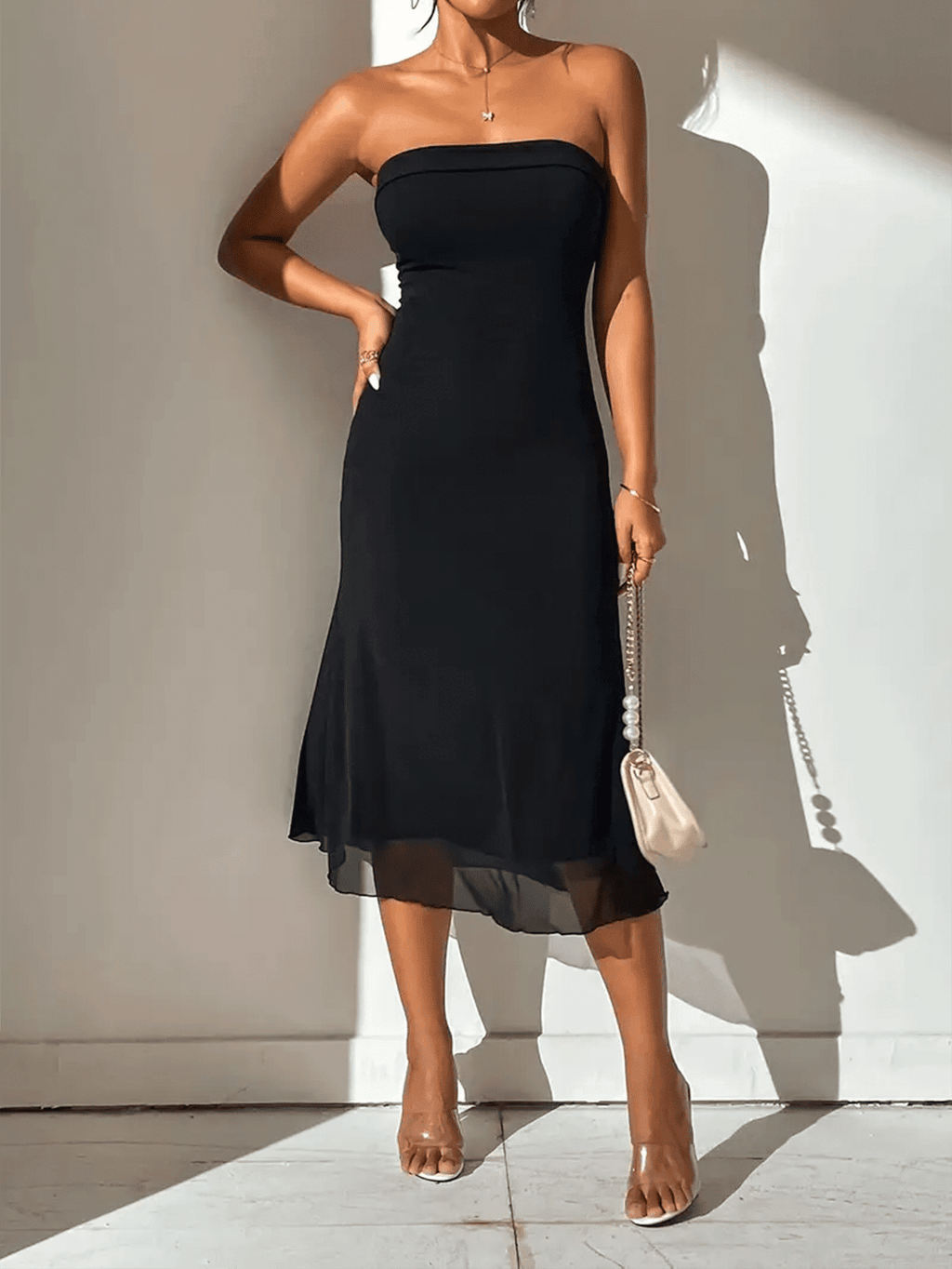 Sukienka midi dopasowana bez ramiączek - Arkadya Outlet - Women Midi Dress