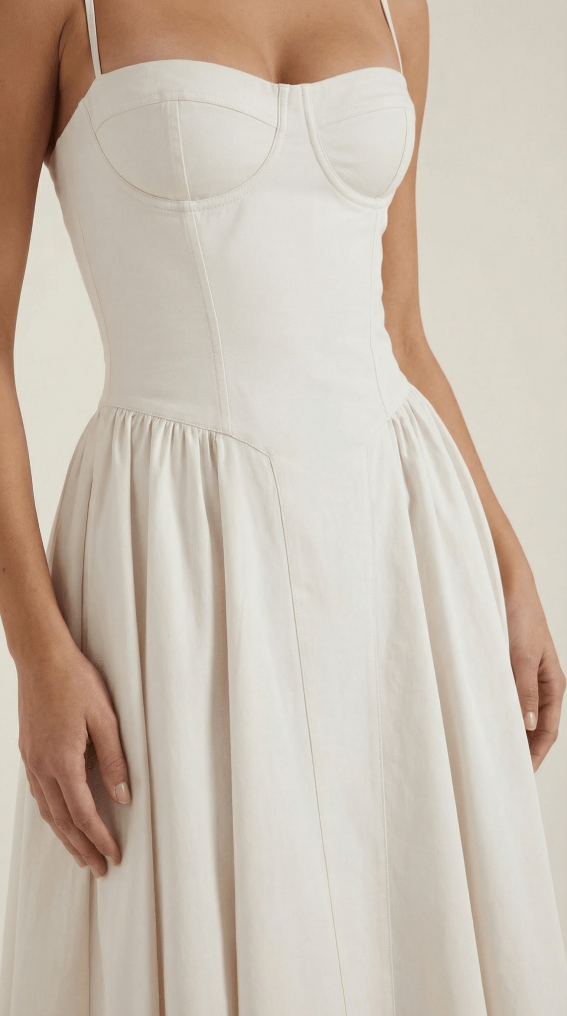 Sukienka midi gorsetowa – dekolt w serce, ramiączka - Arkadya Outlet - Women Midi Dress