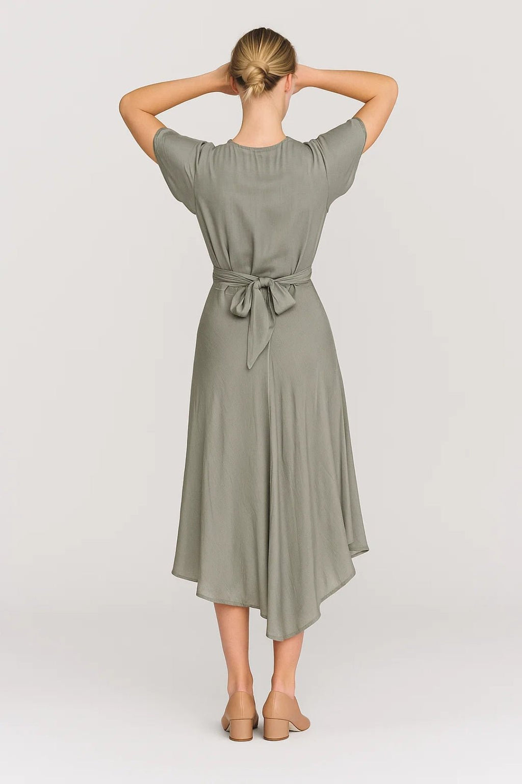 Sukienka midi kopertowa asymetryczna - Arkadya Outlet - Women Midi Dress