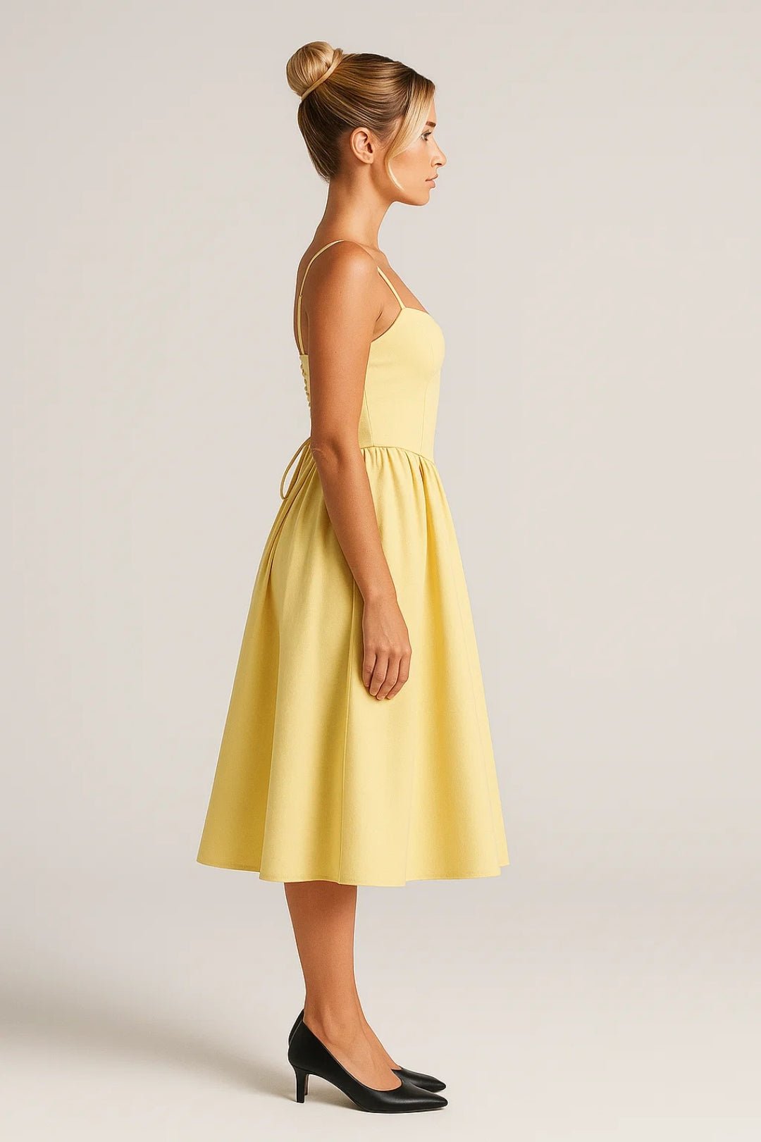 Sukienka midi na ramiączkach rozkloszowana - Arkadya Outlet - Women Midi Dress