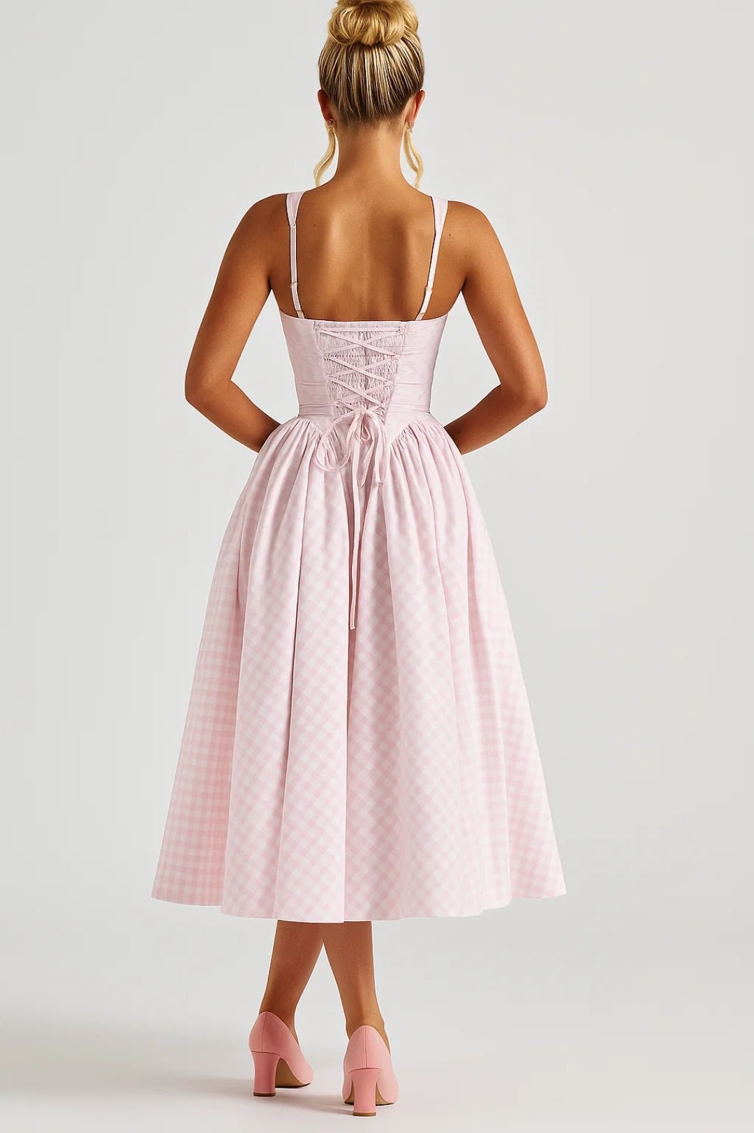 Sukienka midi w kratę z ramiączkami - Arkadya Outlet - Women Midi Dress