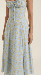 Sukienka midi z dekoltem w serce – wiązanie, rozkloszowany dół - Arkadya Outlet - Women Midi Dress