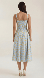 Sukienka midi z dekoltem w serce – wiązanie, rozkloszowany dół - Arkadya Outlet - Women Midi Dress