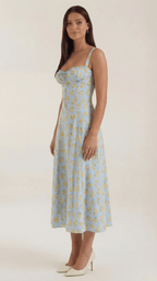 Sukienka midi z dekoltem w serce – wiązanie, rozkloszowany dół - Arkadya Outlet - Women Midi Dress