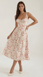 Sukienka midi z dekoltem w serce – wiązanie z przodu - Arkadya Outlet - Women Midi Dress