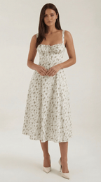 Sukienka midi z dekoltem w serce – wiązanie z przodu - Arkadya Outlet - Women Midi Dress