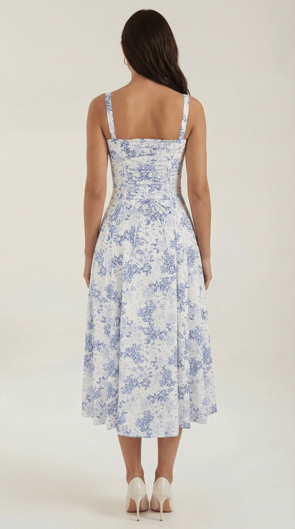 Sukienka midi z dekoltem w serce – wiązanie z przodu - Arkadya Outlet - Women Midi Dress