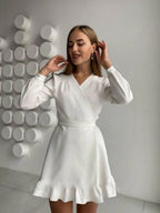 Sukienka mini A-line z dekoltem V - Arkadya Outlet - Women Mini Dress
