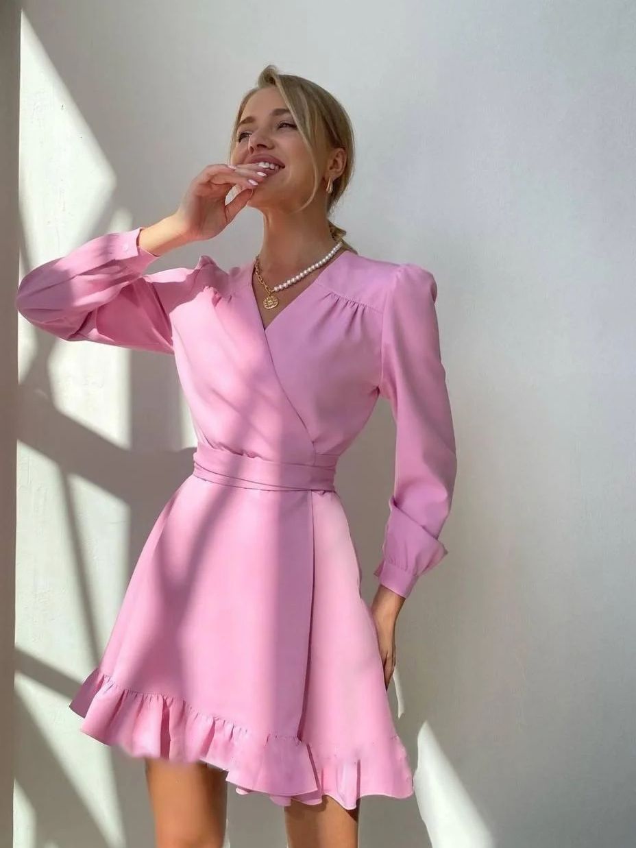Sukienka mini A-line z dekoltem V - Arkadya Outlet - Women Mini Dress