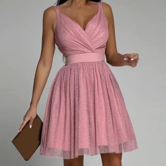 Sukienka mini cekinowa z odkrytymi plecami - Arkadya Outlet - Women Mini Dress